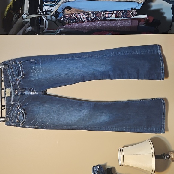 BKE Madison Low-Rise Flare Jeans - Picture 3 of 12